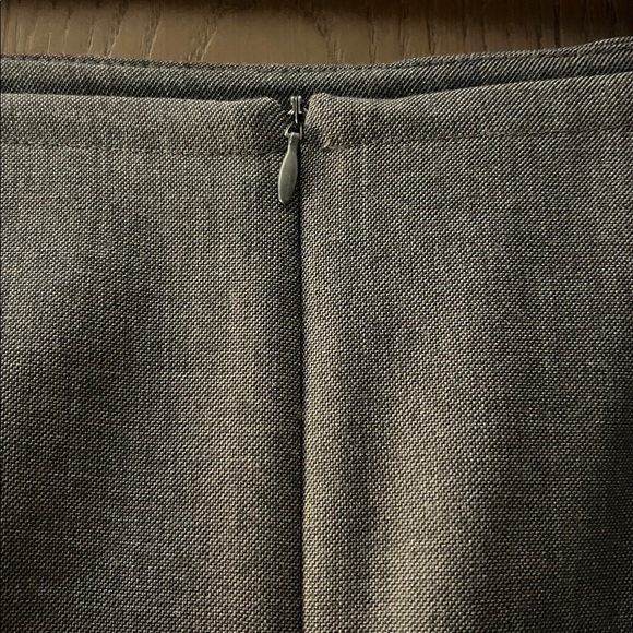 Jones New York gray Pencil skirt. Size 16. - Picture 7 of 8